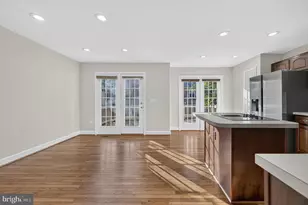 11774 Valley Ridge Cir, Fairfax, VA 22033 - Photo 10