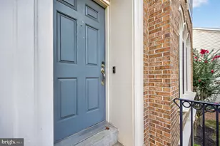 11774 Valley Ridge Cir, Fairfax, VA 22033 - Photo 2