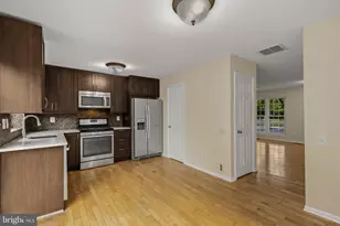 8071 Topper Ct, Alexandria, VA 22315 - Photo 10