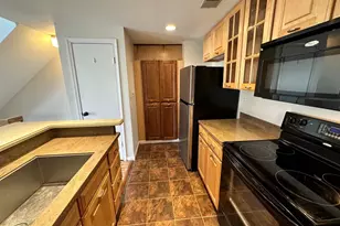 4311 Pembrook Village Dr, Alexandria, VA 22309 - Photo 4