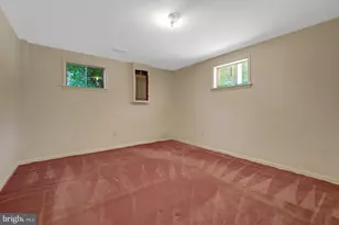 821 Grant St, Herndon, VA 20170 - Photo 32
