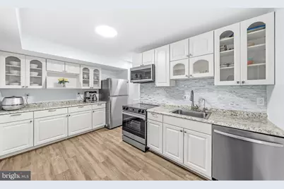9715 Kings Crown Court #201, Fairfax, VA 22031 - Photo 12