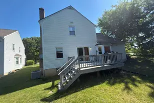 8201 Bell Ln, Vienna, VA 22182 - Photo 2