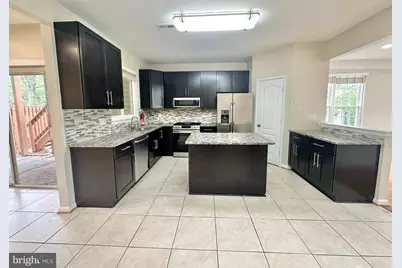 13135 Park Crescent Circle #1, Herndon, VA 20171 - Photo 4