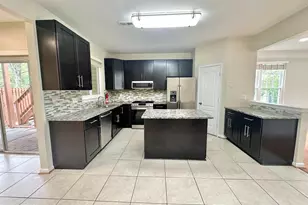 13135 Park Crescent Cir, Herndon, VA 20171 - Photo 4