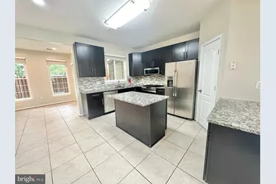 13135 Park Crescent Circle #1, Herndon, VA 20171 - Photo 6