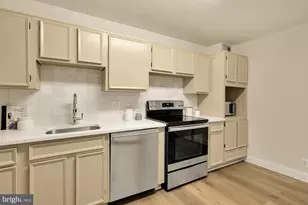 8360 Greensboro Dr, McLean, VA 22102 - Photo 16