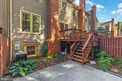 2850 Kelly Square, Vienna, VA 22181 - Photo 2