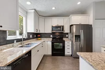 2913 Ashdown Forest Drive, Herndon, VA 20171 - Photo 10