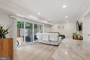 2839 Kalmia Lee Ct, Falls Church, VA 22042 - Photo 14