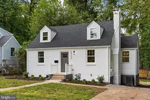 6932 Chestnut Ave, Falls Church, VA 22042 - Photo 2