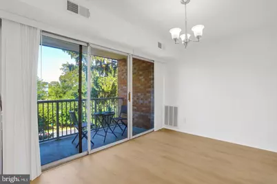 2909 Charing Cross Road #13, Falls Church, VA 22042 - Photo 4