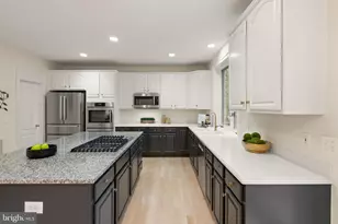 3203 Wheatland Farms Dr, Oakton, VA 22124 - Photo 2