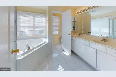 12943 Wood Crescent Circle, Herndon, VA 20171 - Photo 12