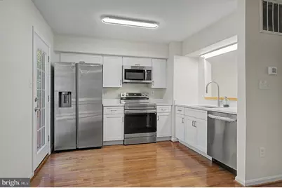 6941 Compton Lane, Centreville, VA 20121 - Photo 4