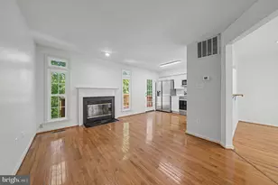 6941 Compton Ln, Centreville, VA 20121 - Photo 8