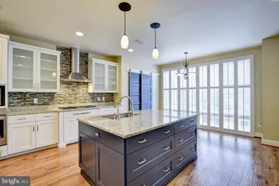 12198 Chancery Station Circle, Reston, VA 20190 - Photo 6