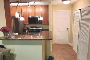 3176 Summit Square Dr, Oakton, VA 22124 - Photo 6