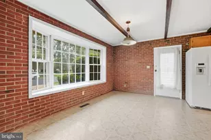 8416 Stonewall Dr, Vienna, VA 22180 - Photo 4