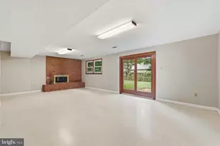 8416 Stonewall Dr, Vienna, VA 22180 - Photo 24