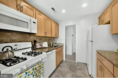3100 S Manchester Street #936, Falls Church, VA 22044 - Photo 2