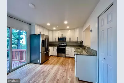 4134 Pleasant Meadow Court, Chantilly, VA 20151 - Photo 6