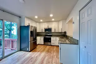 4134 Pleasant Meadow Ct, Chantilly, VA 20151 - Photo 6