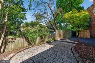 10903 Knights Bridge Ct, Reston, VA 20190 - Photo 2