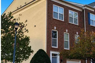 8901 Singleleaf Cir, Lorton, VA 22079 - Photo 2