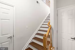 8931 Milford Haven Ct, Lorton, VA 22079 - Photo 2