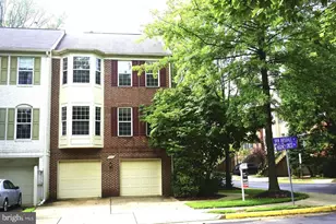 9386 Van Arsdale Dr, Vienna, VA 22181 - Photo 16