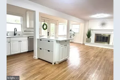 9409 Starlit Ponds Drive, Fairfax, VA 22032 - Photo 4
