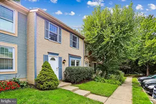 12151 Purple Sage Ct, Reston, VA 20194 - Photo 2