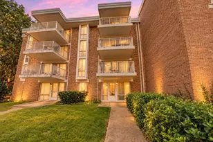 2619 Redcoat Dr, Alexandria, VA 22303 - Photo 1