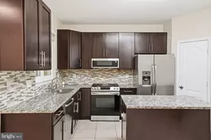13135 Park Crescent Cir, Herndon, VA 20171 - Photo 6