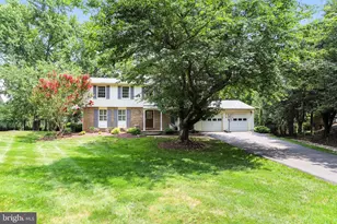 907 Cantle Ln, Great Falls, VA 22066 - Photo 1
