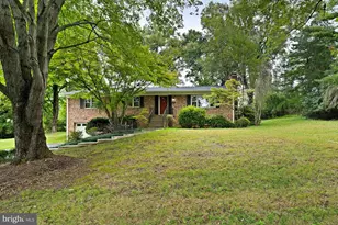 9908 Minburn St, Great Falls, VA 22066 - Photo 1
