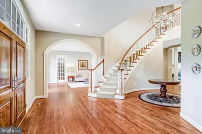 851 Nicholas Run Drive, Great Falls, VA 22066 - Photo 2