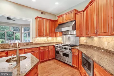 851 Nicholas Run Drive, Great Falls, VA 22066 - Photo 18