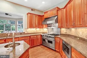 851 Nicholas Run Dr, Great Falls, VA 22066 - Photo 18