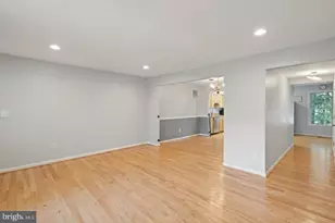 9438 Cloverdale Ct, Burke, VA 22015 - Photo 2