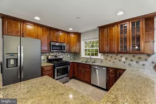511 Walker St SW, Vienna, VA 22180 - Photo 8