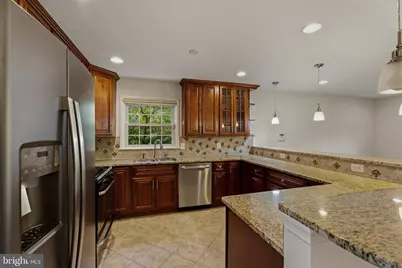 511 Walker Street SW, Vienna, VA 22180 - Photo 6
