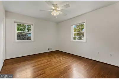 511 Walker Street SW, Vienna, VA 22180 - Photo 12