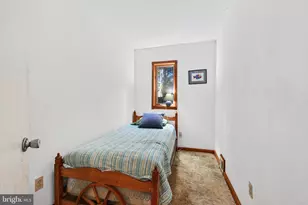 10708 Meadowood Dr, Vienna, VA 22181 - Photo 26