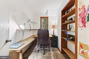 10708 Meadowood Dr, Vienna, VA 22181 - Photo 24