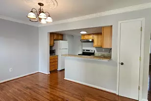 9657 Lindenbrook St, Fairfax, VA 22031 - Photo 6