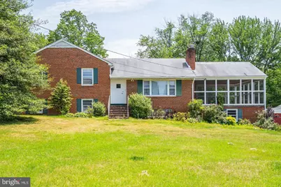 5619 Wharton Lane, Centreville, VA 20120 - Photo 2