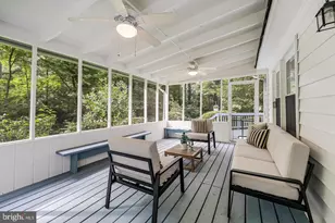 10812 Hunt Club Rd, Reston, VA 20190 - Photo 26