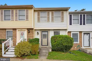 8284 Crestmont Cir, Springfield, VA 22153 - Photo 1